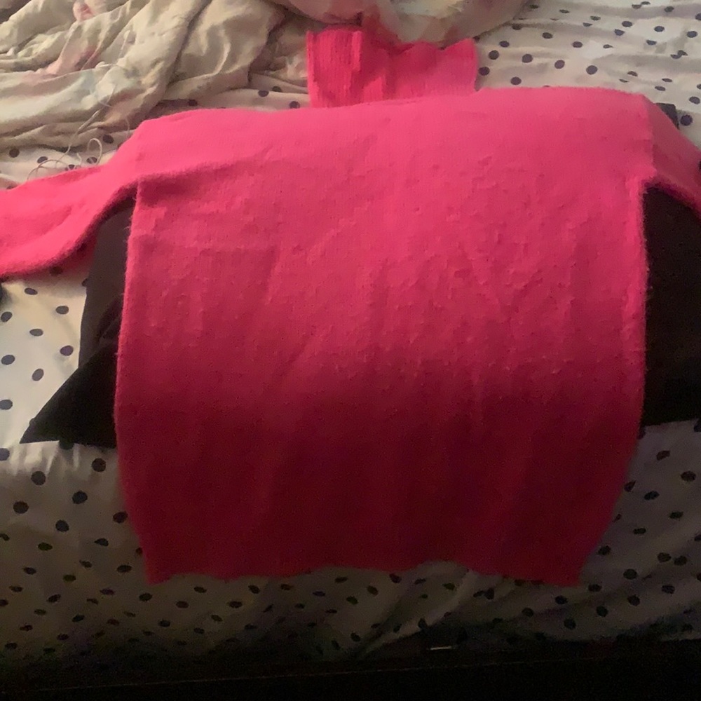 It’s not cut and it’s pretty to wear in the winter